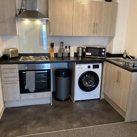 Livestay-New Private Apartment Building Minutes From Heathrow Слау Экстерьер фото