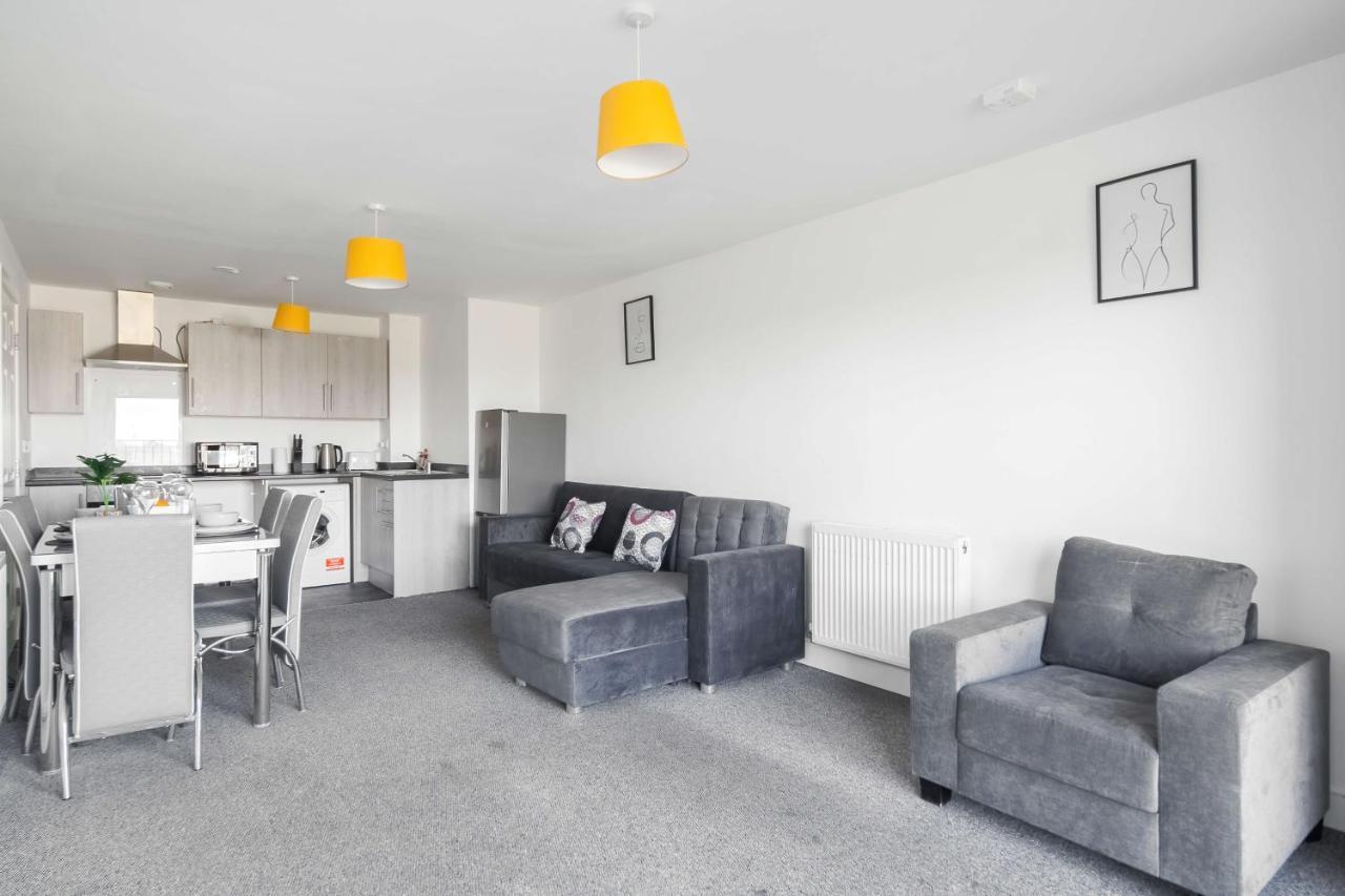 Livestay-New Private Apartment Building Minutes From Heathrow Слау Экстерьер фото