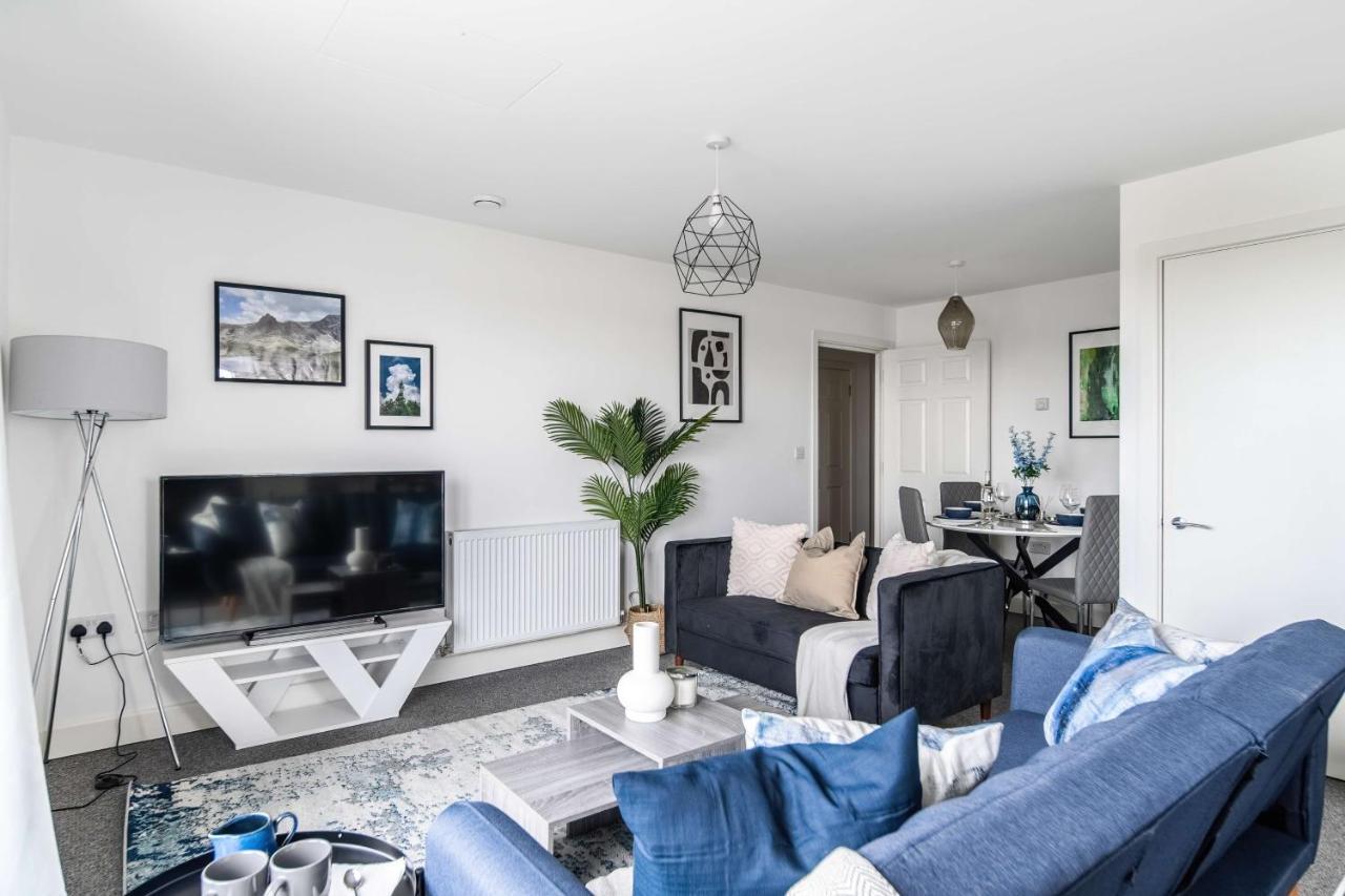 Livestay-New Private Apartment Building Minutes From Heathrow Слау Экстерьер фото