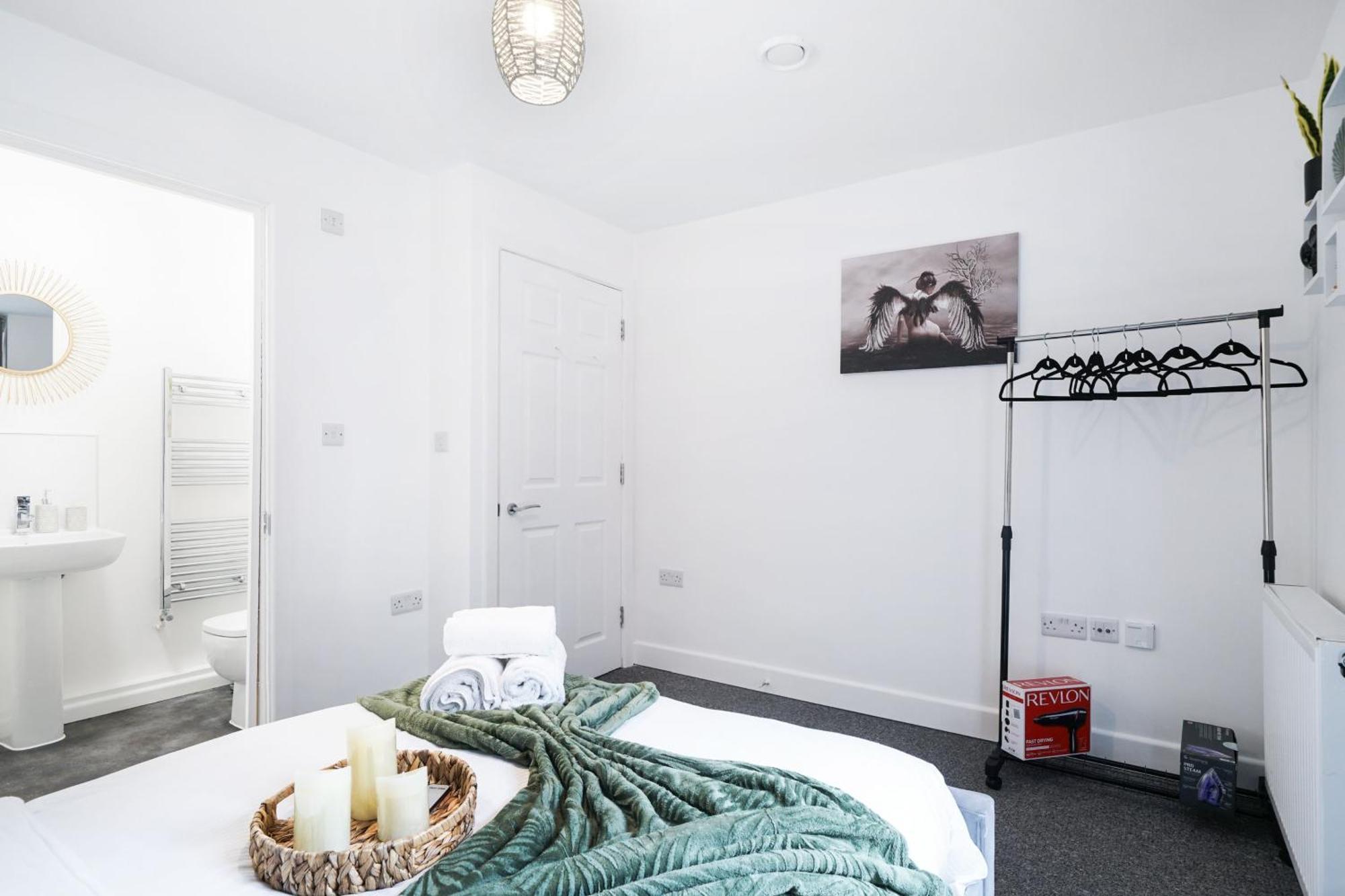 Livestay-New Private Apartment Building Minutes From Heathrow Слау Экстерьер фото