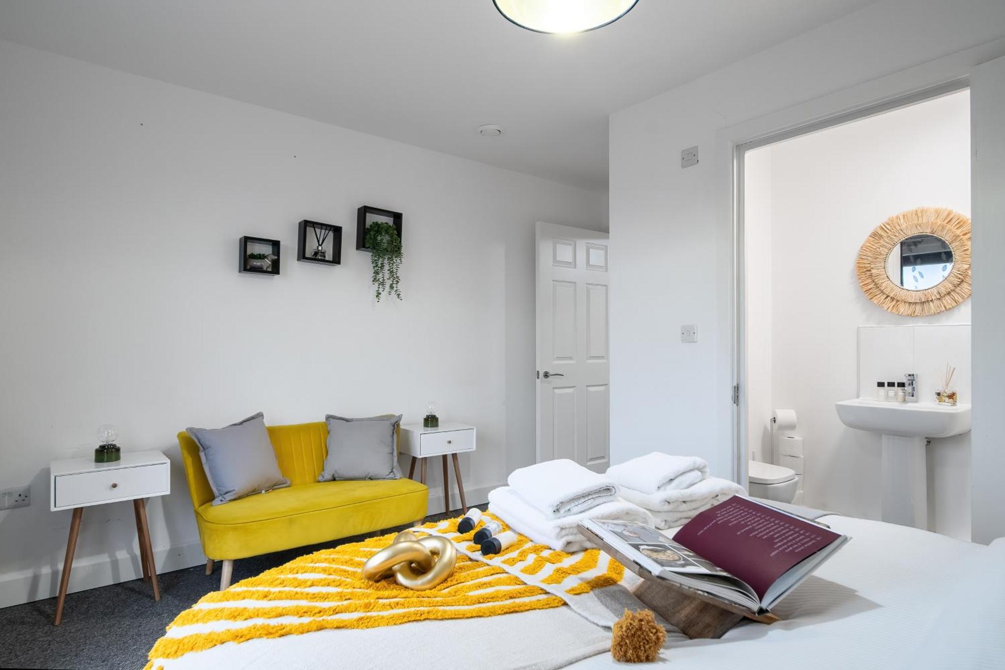Livestay-New Private Apartment Building Minutes From Heathrow Слау Экстерьер фото
