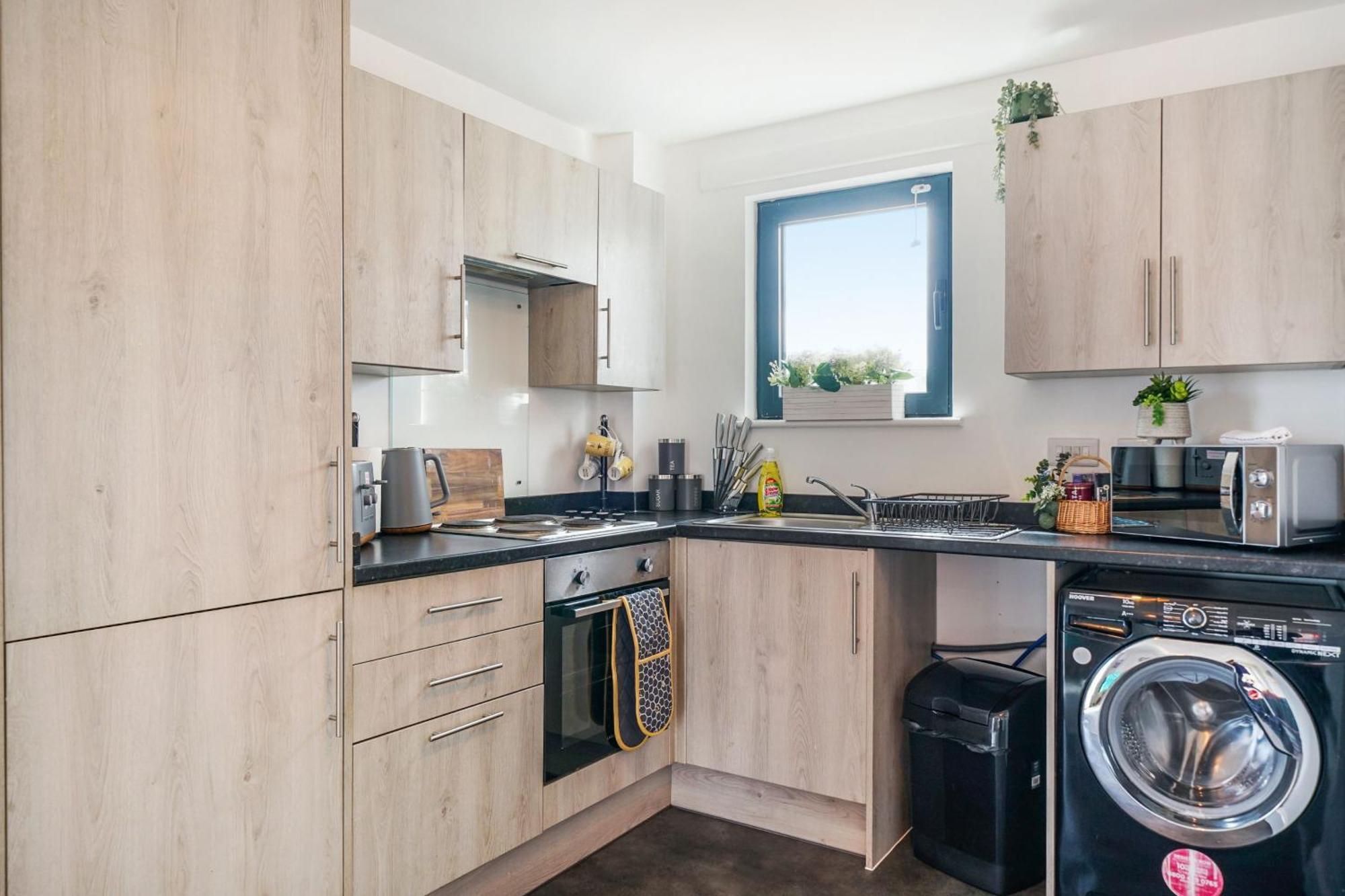 Livestay-New Private Apartment Building Minutes From Heathrow Слау Экстерьер фото